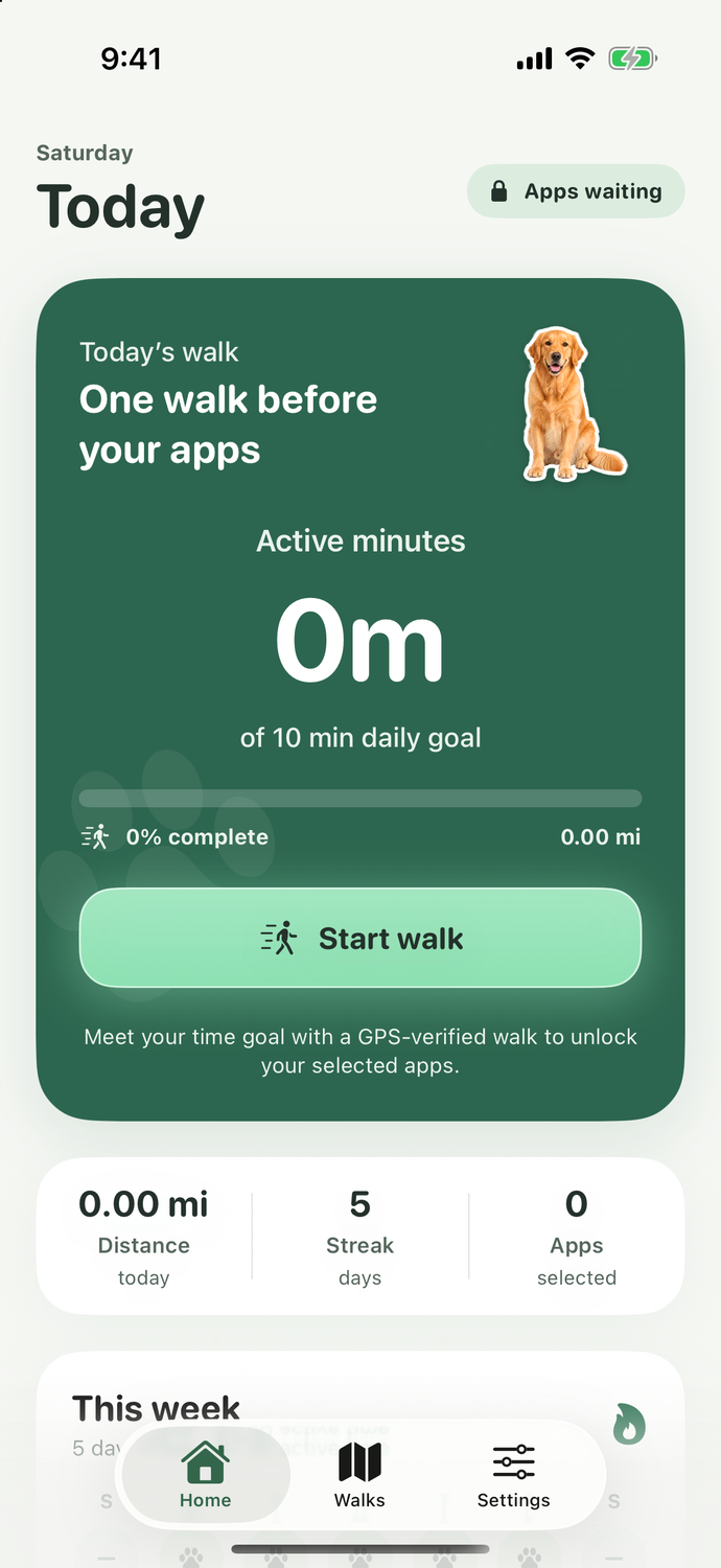 Walkie home screen showing a daily walking-time goal, golden-retriever sticker, and paused-app status